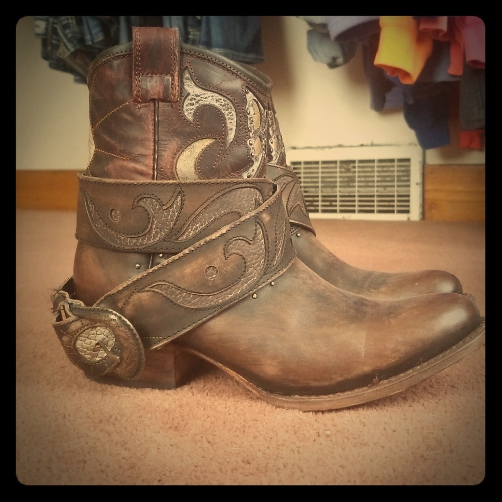 Super cute boots